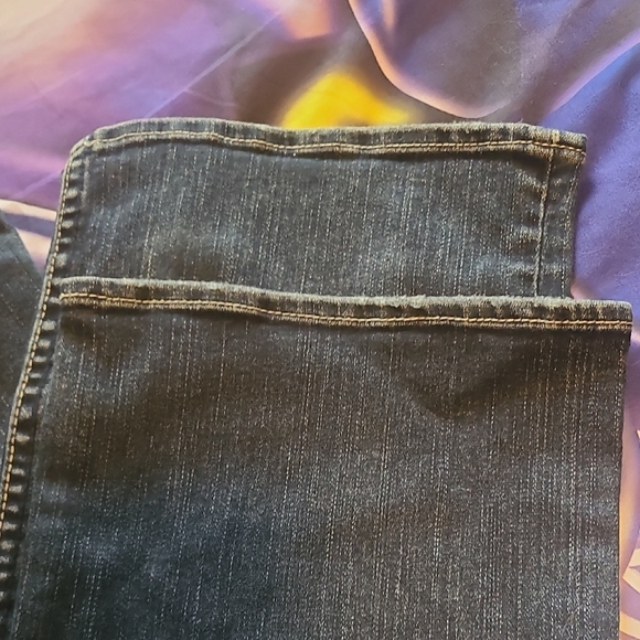 Silver Jeans Women's Dark Blue Capris - Picture 3 of 9